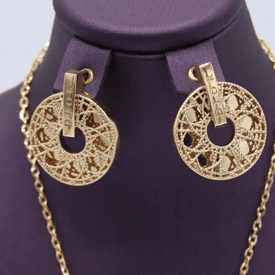 گوشواره طلا حلقه‌ای ترنج